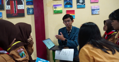 Prodi TI UNAIR Gelar Pengenalan Dasar Web Design untuk Generasi Muda