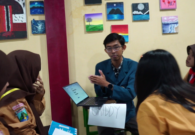 Prodi TI UNAIR Gelar Pengenalan Dasar Web Design untuk Generasi Muda