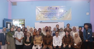 Tingkatkan Kompetensi Guru SMP Bina Insani Melalui Pemanfaatan AI untuk Pembelajaran Interaktif
