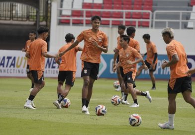 Kendal Tornado FC Siap Tempur Hadapi Barito Putera, Stefan Keeltjes: Fokus dan Rendah Hati Jadi Kunci Kendal Tornado FC Siap Tempur Hadapi Barito Putera, Stefan Keeltjes: Fokus dan Rendah Hati Jadi Kunci