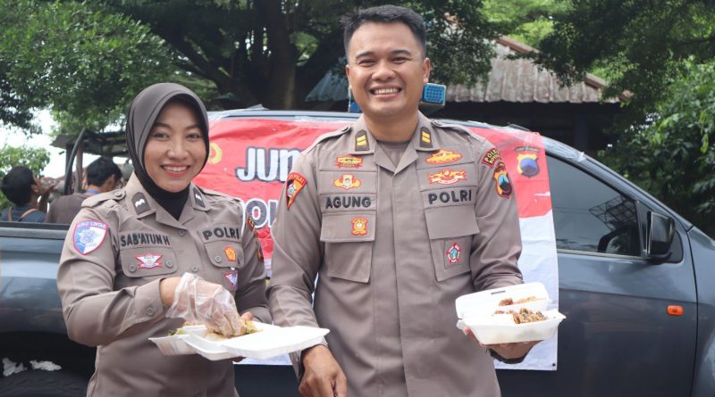 Menunda Umroh demi Kebaikan: Aksi Pasangan Polisi Boyolali yang Hadirkan 1.400 Porsi Makanan Gratis Tiap Bulan Menunda Umroh demi Kebaikan: Aksi Pasangan Polisi Boyolali yang Hadirkan 1.400 Porsi Makanan Gratis Tiap Bulan