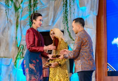 Wali Kota Solo Respati Ardi Raih Penghargaan Most Inspiring Tourism Leader dari Kementerian Pariwisata Wali Kota Solo Respati Ardi Raih Penghargaan Most Inspiring Tourism Leader dari Kementerian Pariwisata