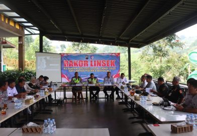 Polres Boyolali Matangkan Kolaborasi Pengamanan Nataru Lewat Rakor Lintas Sektoral Operasi Lilin Candi 2025 Polres Boyolali Matangkan Kolaborasi Pengamanan Nataru Lewat Rakor Lintas Sektoral Operasi Lilin Candi 2025