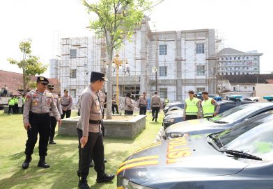 Polresta Solo Siapkan Pengamanan Nataru, Sarpras dan Personel Diperiksa Ketat Polresta Solo Siapkan Pengamanan Nataru, Sarpras dan Personel Diperiksa Ketat