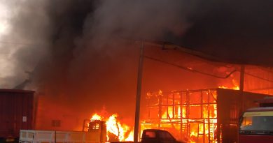 Gudang Oli Perusahaan Ekspedisi di Grogol Dilalap Api, Dua Kendaraan Ludes Terbakar