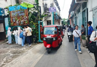 Bajaj RE Perkuat Mobilitas Ramah Lingkungan dan Dorong UMKM di Kota Solo