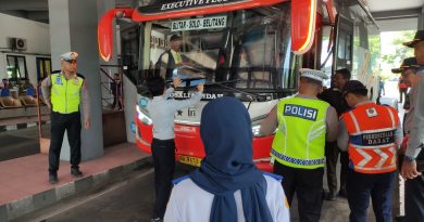 Antisipasi Lonjakan Penumpang Nataru, Polresta Surakarta Gelar Ramp Check Bus di Terminal Tirtonadi