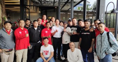 Temui Suporter Persis Solo, Kaesang Setujui Lima Tuntutan Pendukung Laskar Sambernyawa Temui Suporter Persis Solo, Kaesang Setujui Lima Tuntutan Pendukung Laskar Sambernyawa