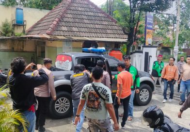Aksi Penculikan Gagal, Tiga Pelaku Warga Cirebon Ditangkap Anggota Polsek Laweyan dan Warga Aksi Penculikan Gagal, Tiga Pelaku Warga Cirebon Ditangkap Anggota Polsek Laweyan dan Warga