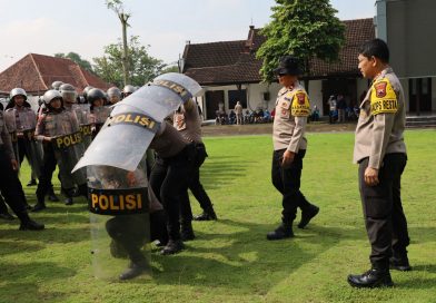 Asah Kemampuan Taktis, Polresta Surakarta Siapkan Personel Hadapi Dinamika Aksi Massa