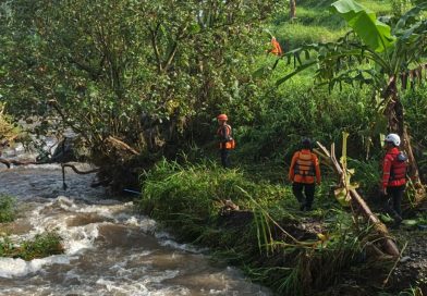 Tanggul Jebol di Mijen, Remaja 13 Tahun Hanyut di Sungai Karangmalang