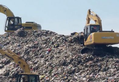 Enam Alat Berat Bekerja Optimal, Penanganan Sampah TPA Putri Cempo Mulai Lancar