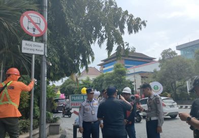 Dishub dan Satlantas Solo Pasang Rambu Larangan Bajaj di Lima Ruas Jalan Utama, Pelanggar Siap Ditilang