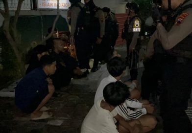 Tim Sparta Polresta Surakarta Gagalkan Perang Sarung, 9 Remaja Diamankan Tim Sparta Polresta Surakarta Gagalkan Perang Sarung, 9 Remaja Diamankan