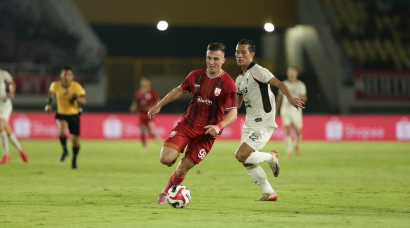 Persis Solo Tekuk Persik Kediri 2-1 di Manahan, Gol Telat Paparyha Jadi Penentu Persis Solo Tekuk Persik Kediri 2-1 di Manahan, Gol Telat Paparyha Jadi Penentu