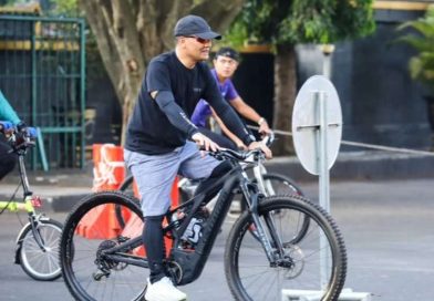 Gowes ke Kantor, Sepeda Ahmad Luthfi Jadi Sorotan: Harganya Tembus Ratusan Juta