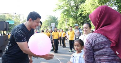 Sambut HUT Bhayangkara ke-80, Polresta Surakarta Ramaikan CFD dengan Layanan Gratis hingga Atraksi Barongsai