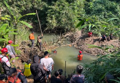 Dua Bocah Diduga Tenggelam di Irigasi Singomerto Banjarnegara, Tim SAR Gabungan Sisir Lokasi Dua Bocah Diduga Tenggelam di Irigasi Singomerto Banjarnegara, Tim SAR Gabungan Sisir Lokasi
