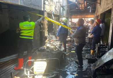 Tiga Kios di Pasar Klitikan Notoharjo Terbakar, Polisi Lakukan Penanganan Tiga Kios di Pasar Klitikan Notoharjo Terbakar, Polisi Lakukan Penanganan